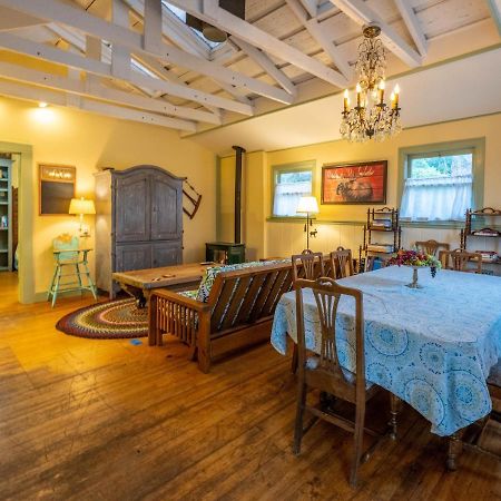 Clementine'S Guest House & Vacation Rentals 아스토리아 외부 사진