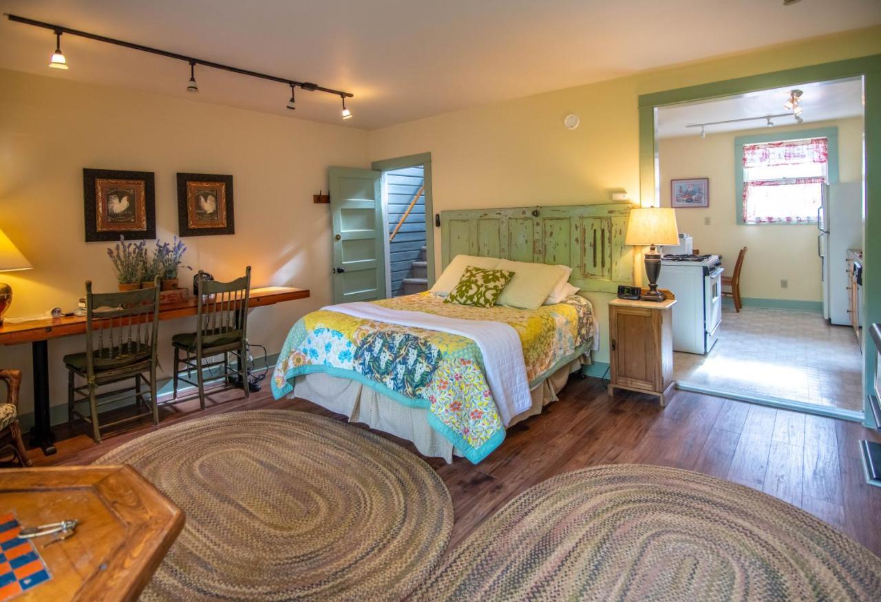 Clementine'S Guest House & Vacation Rentals 아스토리아 외부 사진