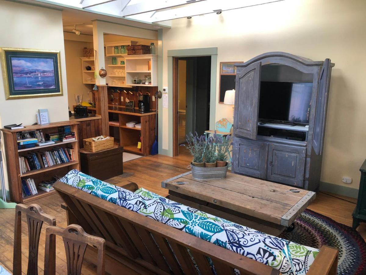 Clementine'S Guest House & Vacation Rentals 아스토리아 외부 사진