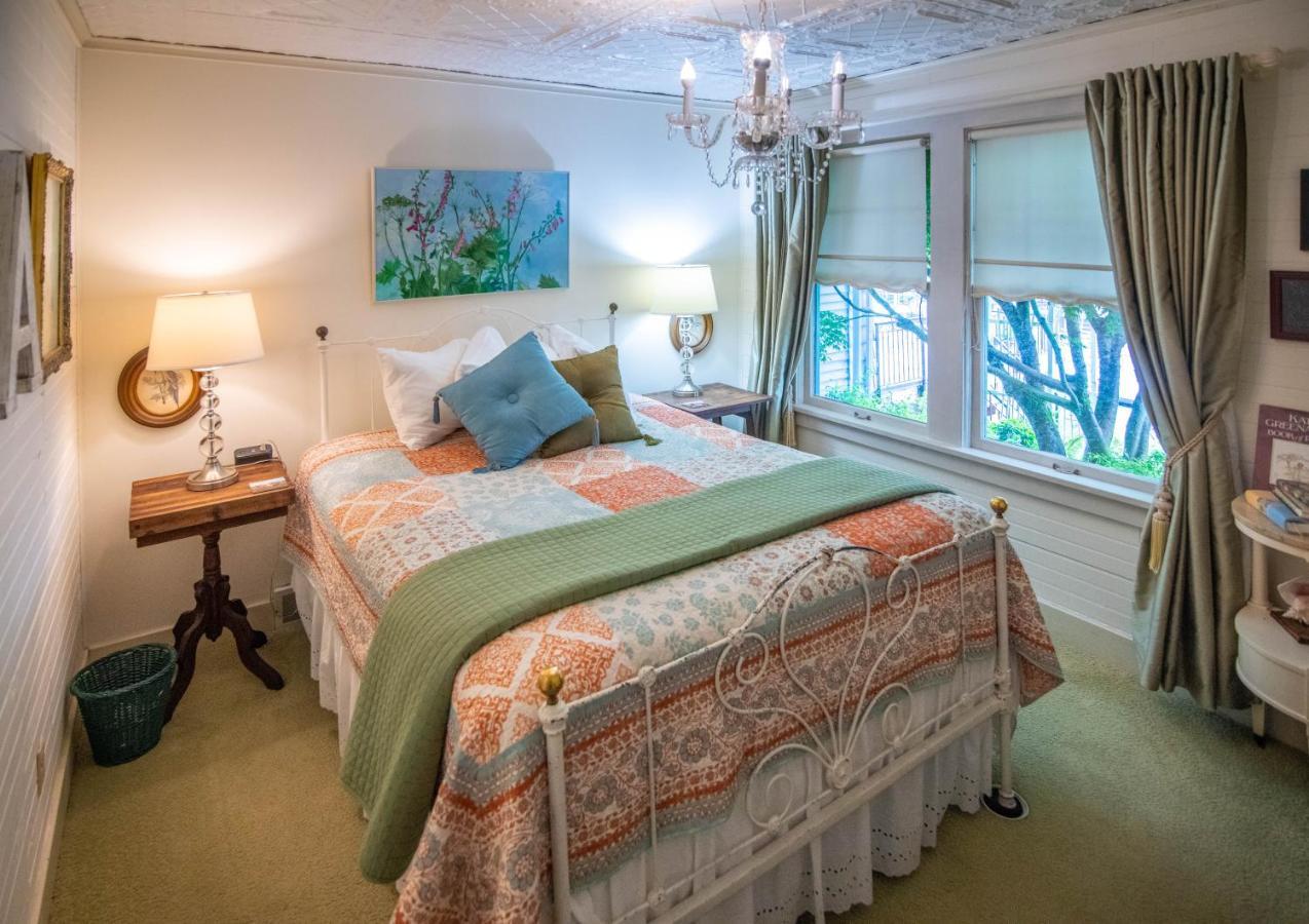 Clementine'S Guest House & Vacation Rentals 아스토리아 외부 사진