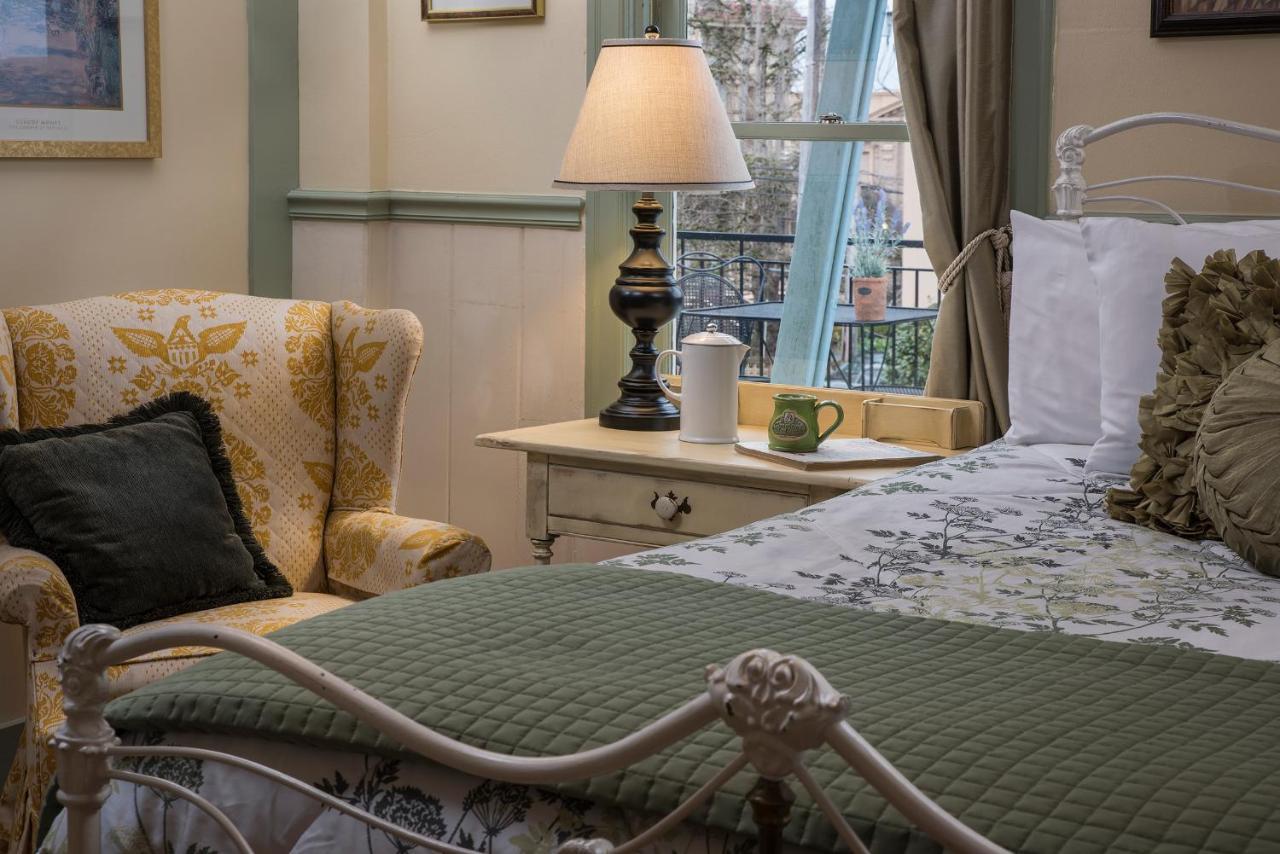 Clementine'S Guest House & Vacation Rentals 아스토리아 외부 사진