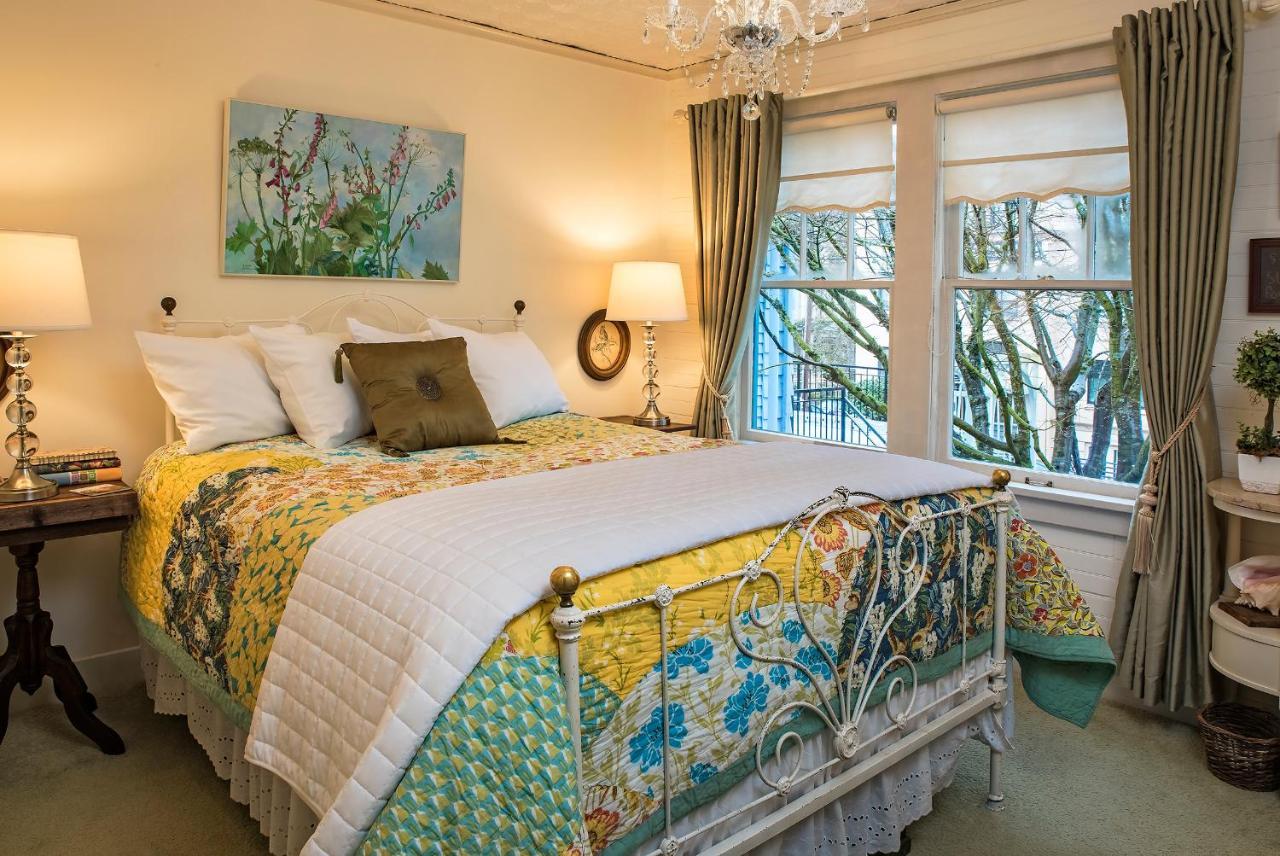 Clementine'S Guest House & Vacation Rentals 아스토리아 외부 사진