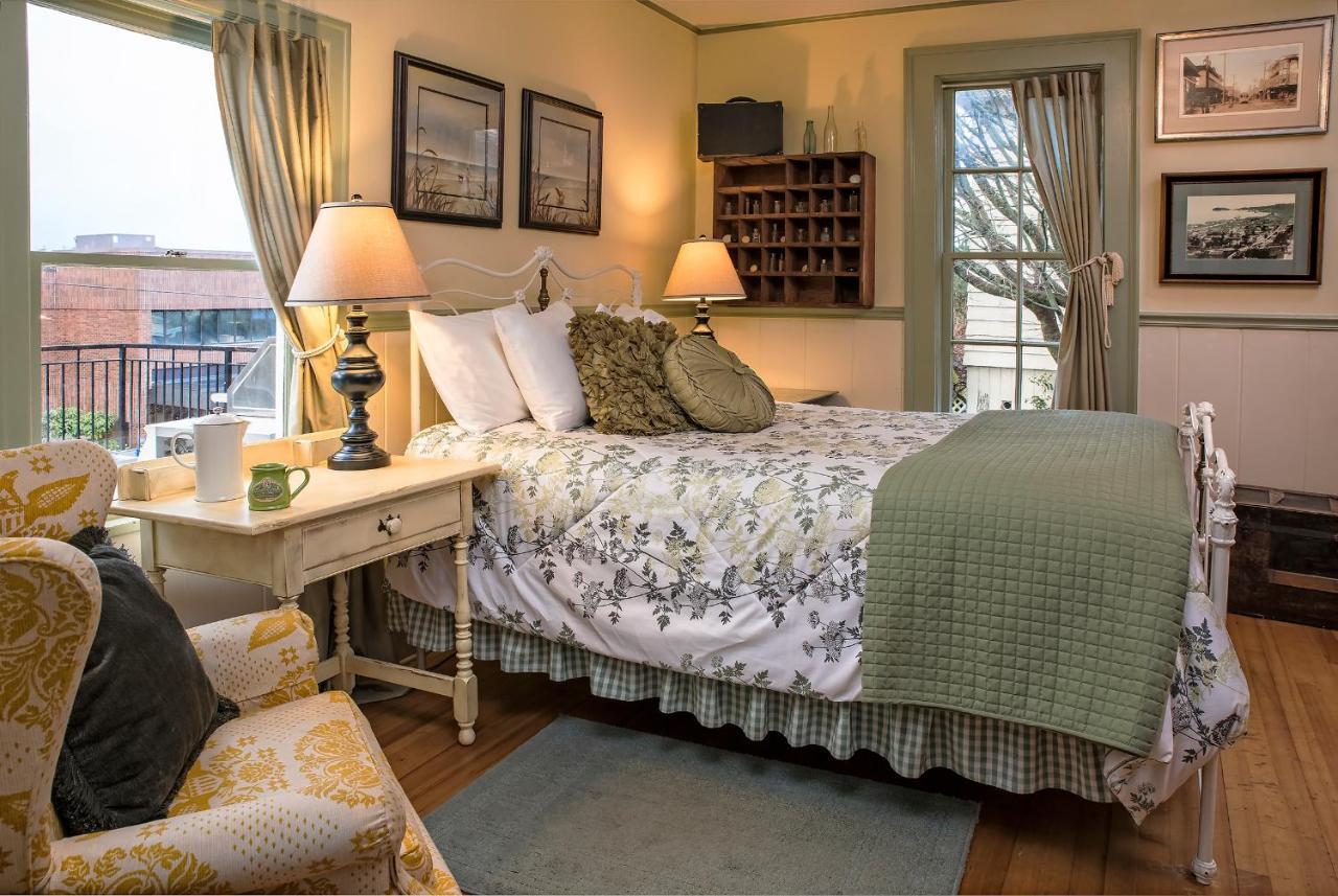 Clementine'S Guest House & Vacation Rentals 아스토리아 외부 사진