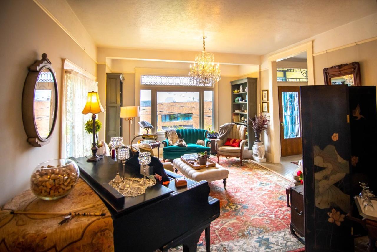 Clementine'S Guest House & Vacation Rentals 아스토리아 외부 사진