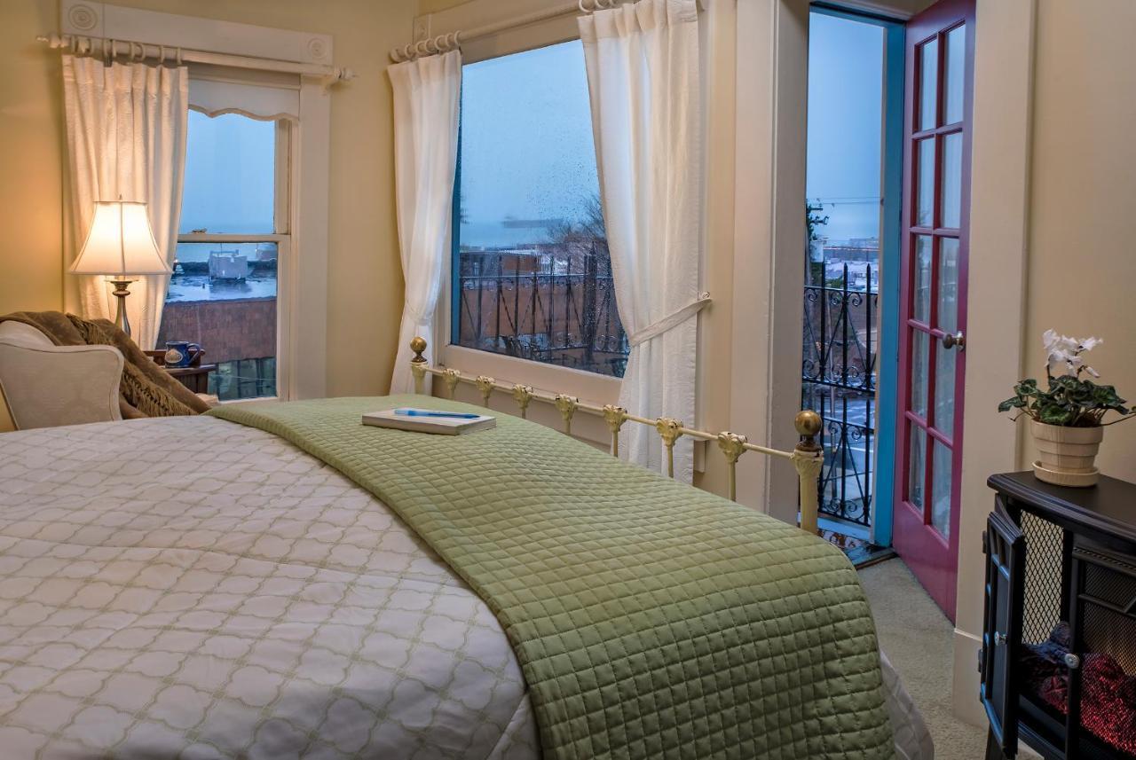 Clementine'S Guest House & Vacation Rentals 아스토리아 외부 사진