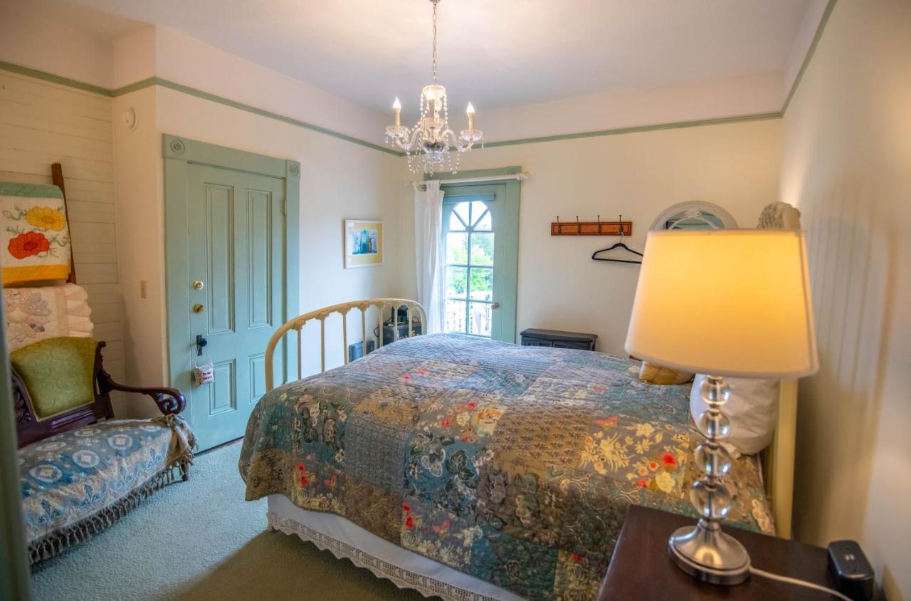 Clementine'S Guest House & Vacation Rentals 아스토리아 외부 사진