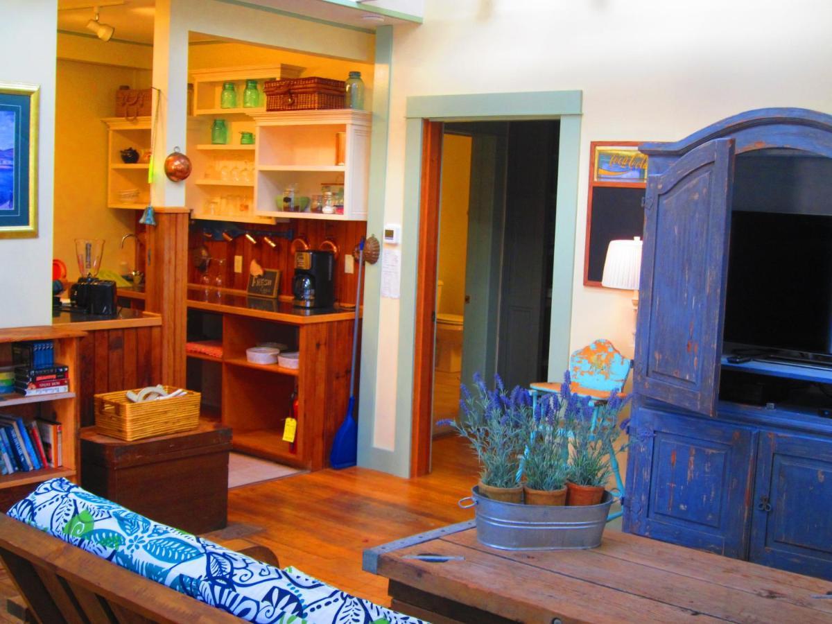 Clementine'S Guest House & Vacation Rentals 아스토리아 외부 사진