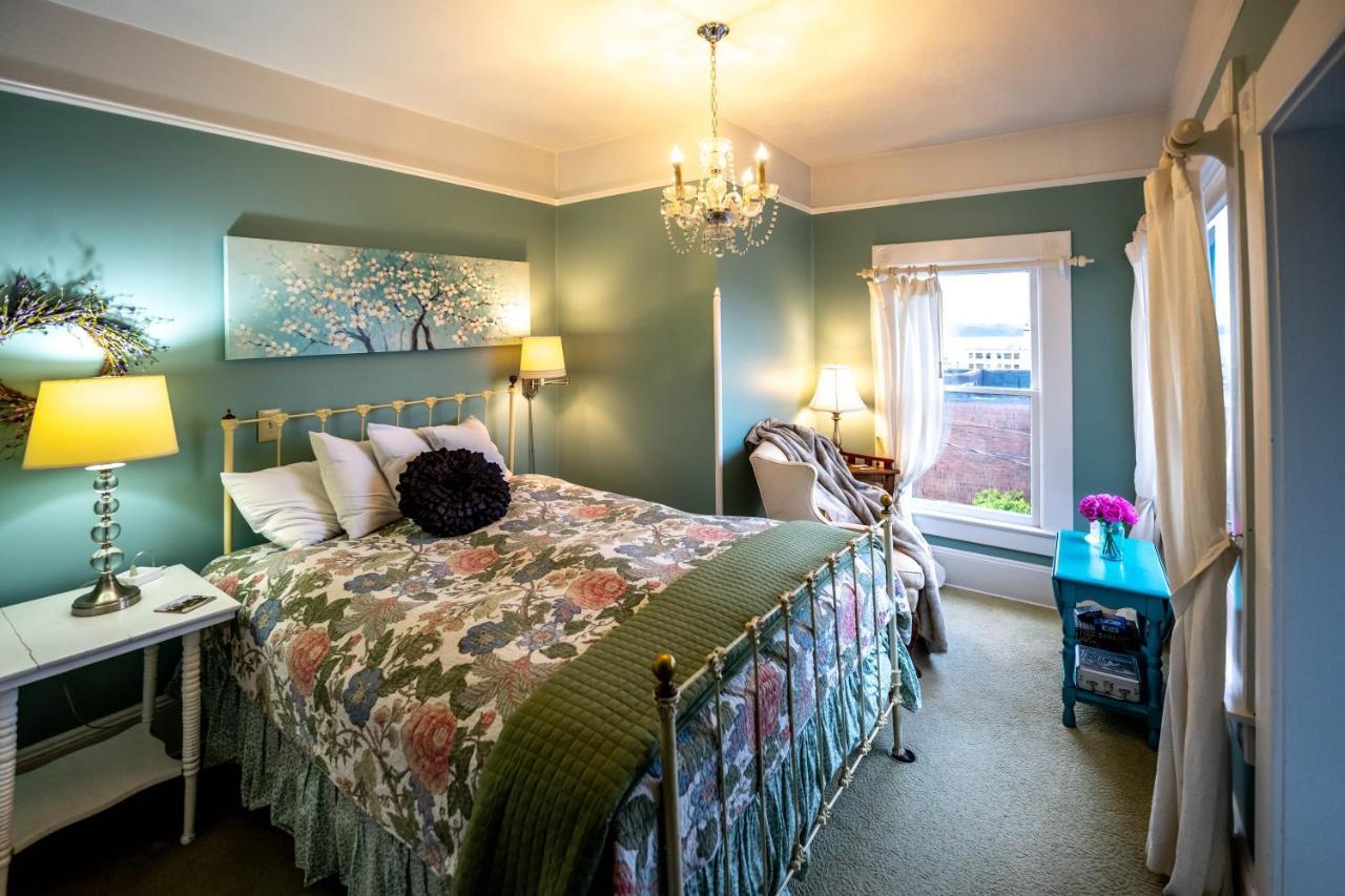 Clementine'S Guest House & Vacation Rentals 아스토리아 외부 사진