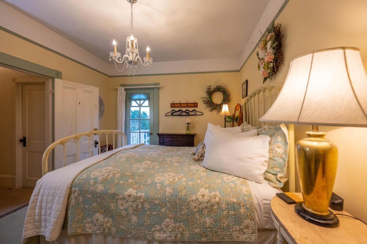 Clementine'S Guest House & Vacation Rentals 아스토리아 외부 사진