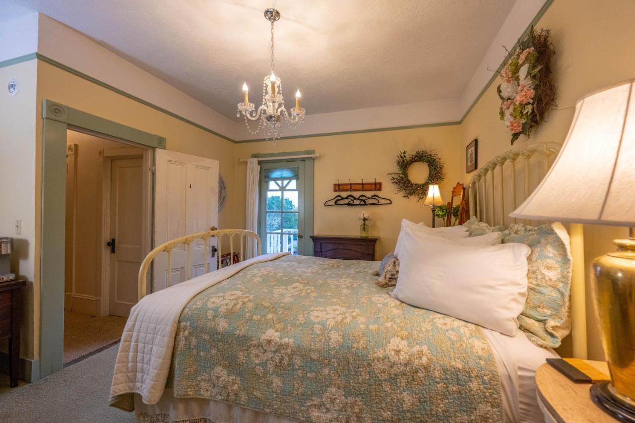 Clementine'S Guest House & Vacation Rentals 아스토리아 외부 사진