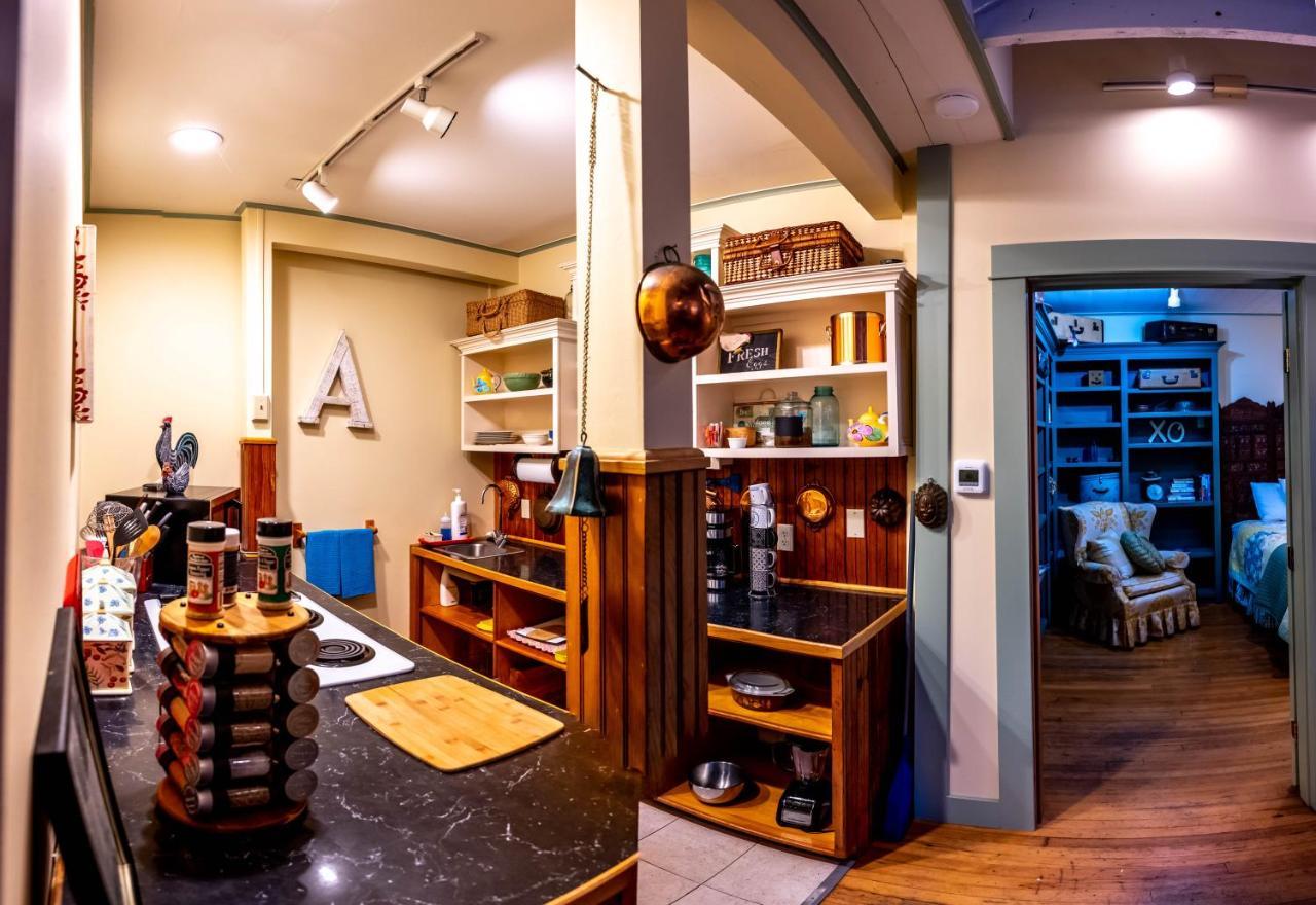 Clementine'S Guest House & Vacation Rentals 아스토리아 외부 사진