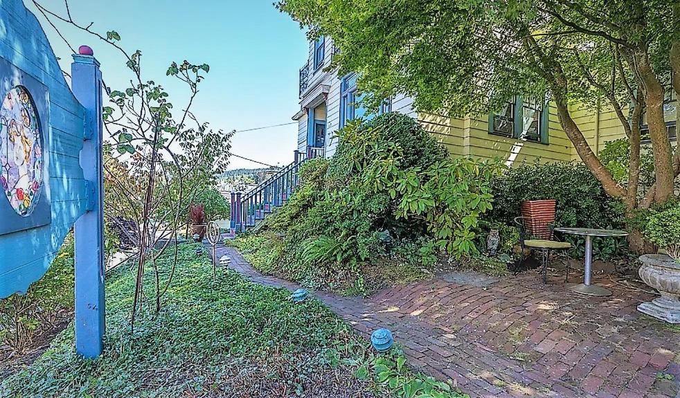 Clementine'S Guest House & Vacation Rentals 아스토리아 외부 사진
