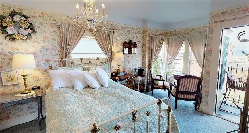 Clementine'S Guest House & Vacation Rentals 아스토리아 외부 사진
